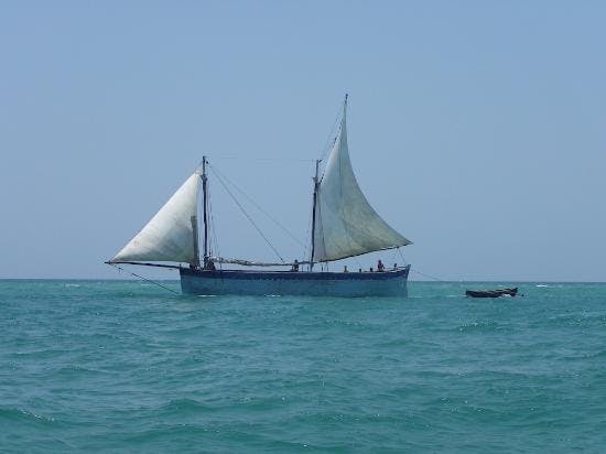 Belo Sur Mer - Morondava (drive OR speedboat)