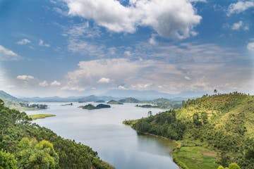| Mgahinga - Kisozi Caldera - Lake Mutanda - Bwindi