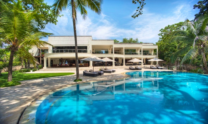 Almanara Luxury Resort