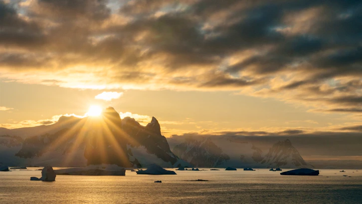 Pleneau Island, HX Expeditions, Antarctica