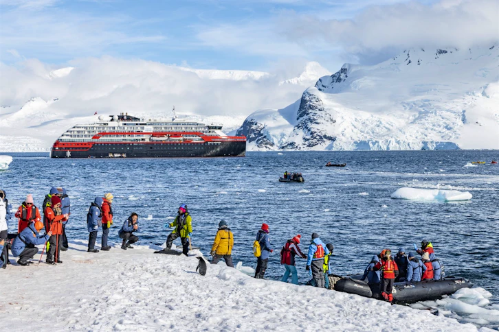 Boat Excursion to Pleneau Island, HX Expeditions, Antarctica