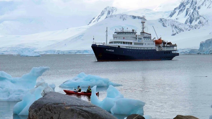 Kayaking, Oceanwide Expeditions, Antarctica