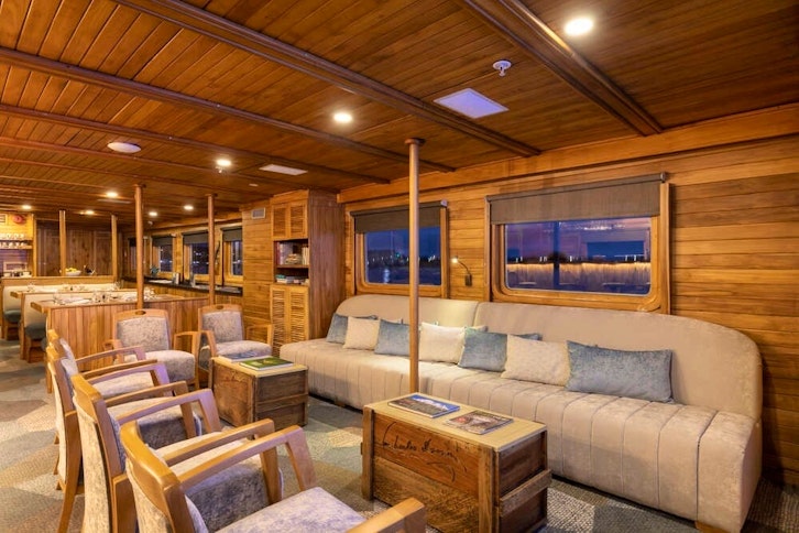 M/Y Coral I & Coral II 9