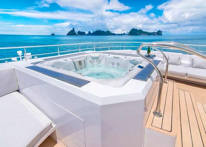 Hydro Massage Spa, Galapagos Tribute