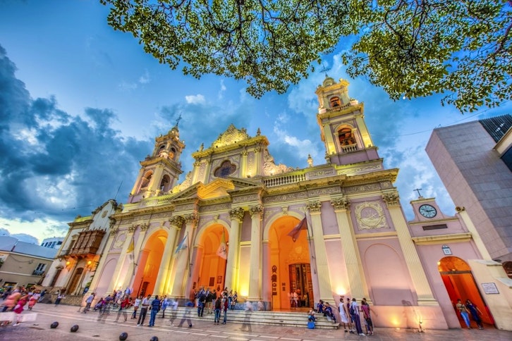 Walking city tour with MAAM Museum 1