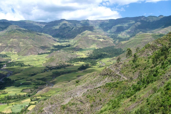Yemrehane Kristos and second chuch cluster 6