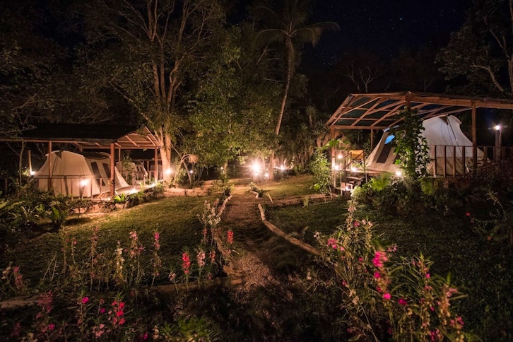 Uaxactun Camping & Tikal Tour 3