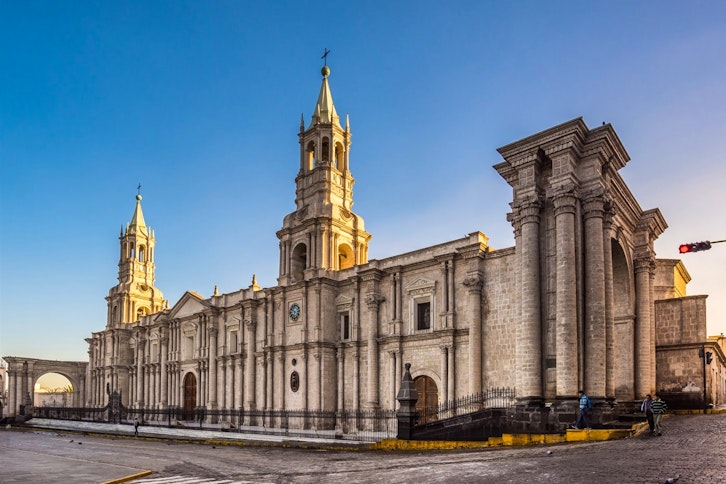 Arequipa walking tour with Santa Catalina Convent 1
