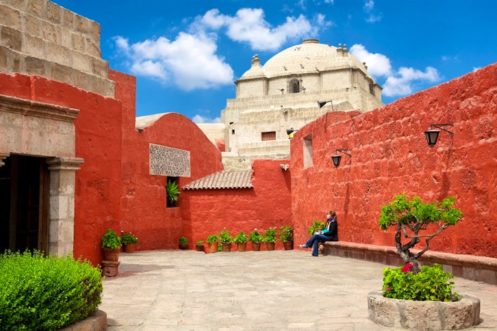 Arequipa walking tour with Santa Catalina Convent 2