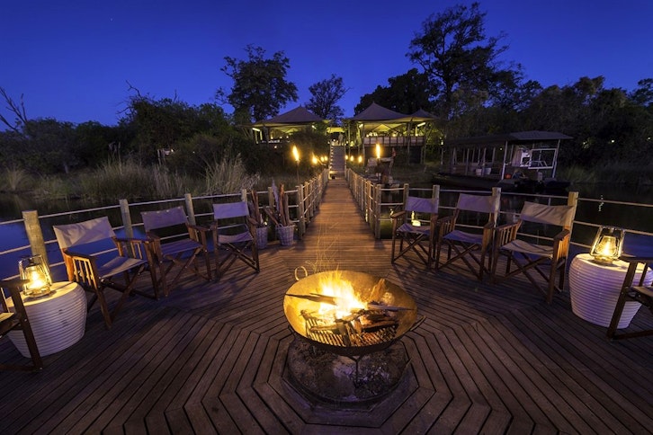 Duma Tau Floating Deck