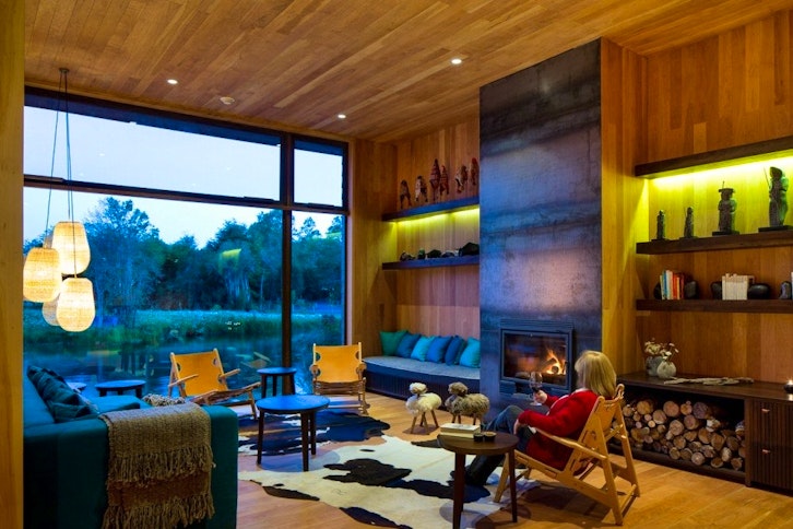 Hacienda Vira Vira, library