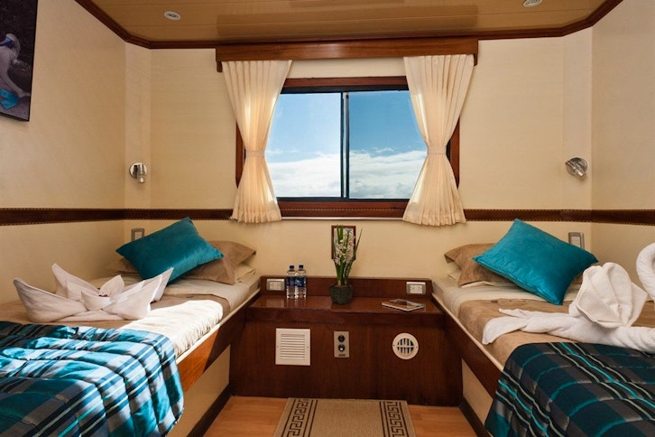 Galapagos Seaman Journey, twin cabin