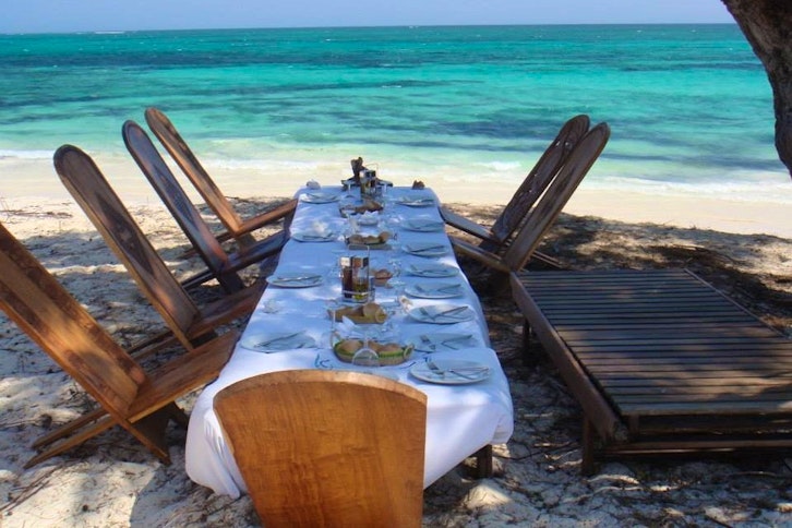 Lunch at the sea - Anakao Ocean Lodge