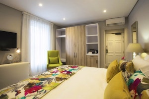 Mantis St Helena image 1