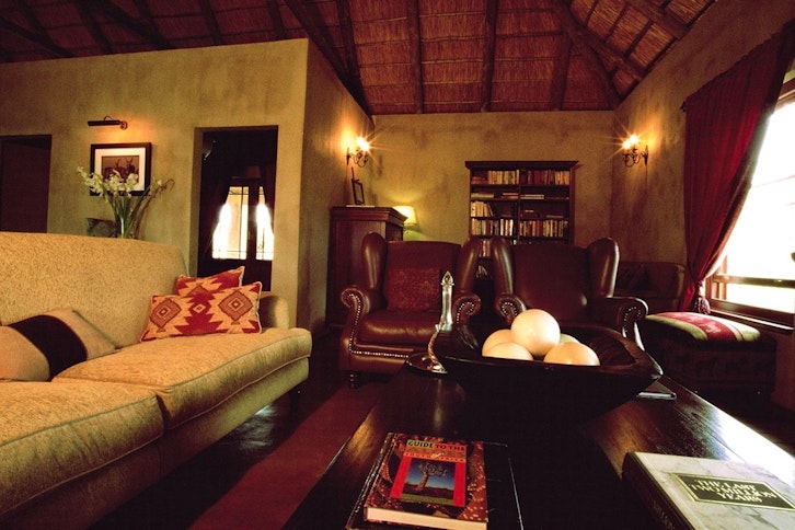 Amakhala Hlosi Game Lodge