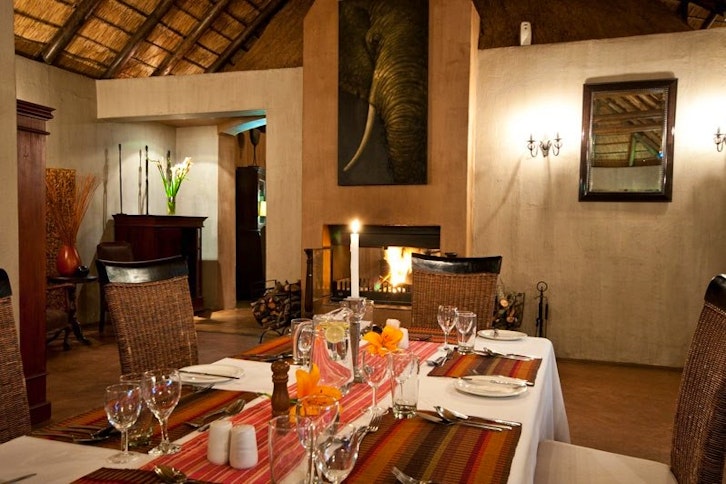 Amakhala Hlosi Game Lodge