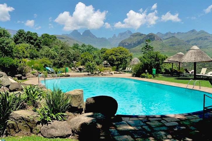 Cathedral Peak Hotel Pool