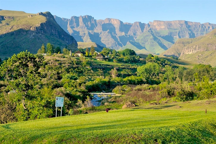 Cathedral Peak Hotel Golf