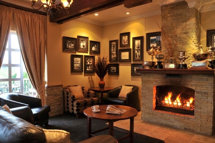 Cathedral Peak Hotel Albert's Cocktail Bar