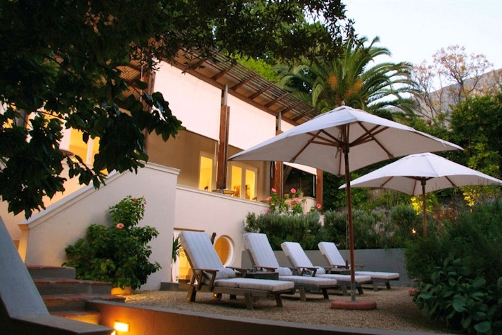 Four Rosmead Garden And Pool Deck