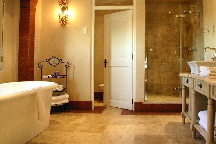 Villa Suite Bathroom 