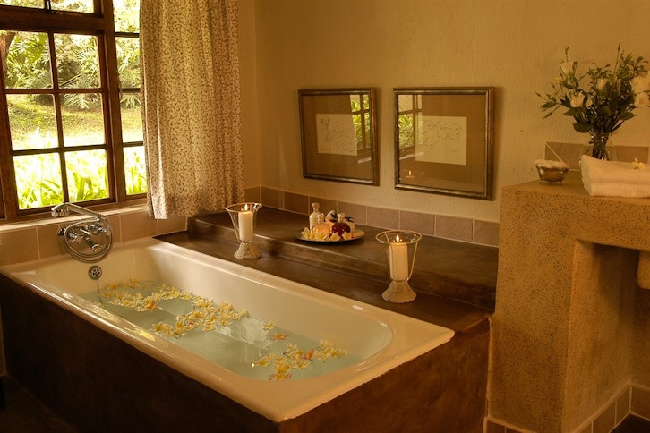 Jatinga Country Lodge Bathroom
