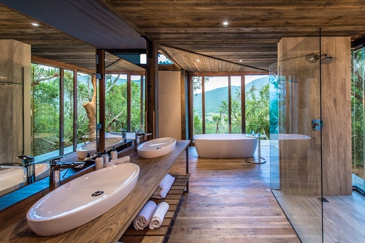 Settlers Drift Luxury Tent Bathroom