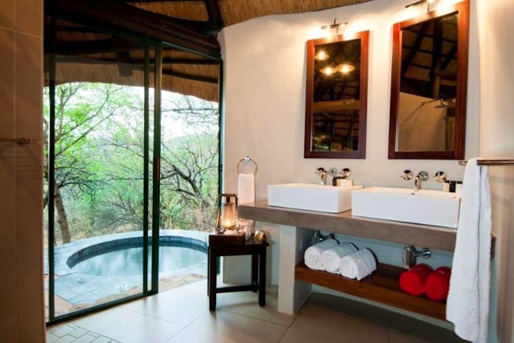 Leopard Mountain Game Lodge Chalet