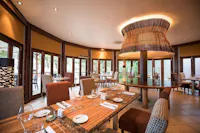 omali lodge reception